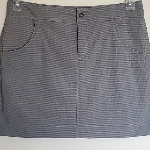 Avia Skort Large Black and White Plaid Pattern - Picture 1 of 9